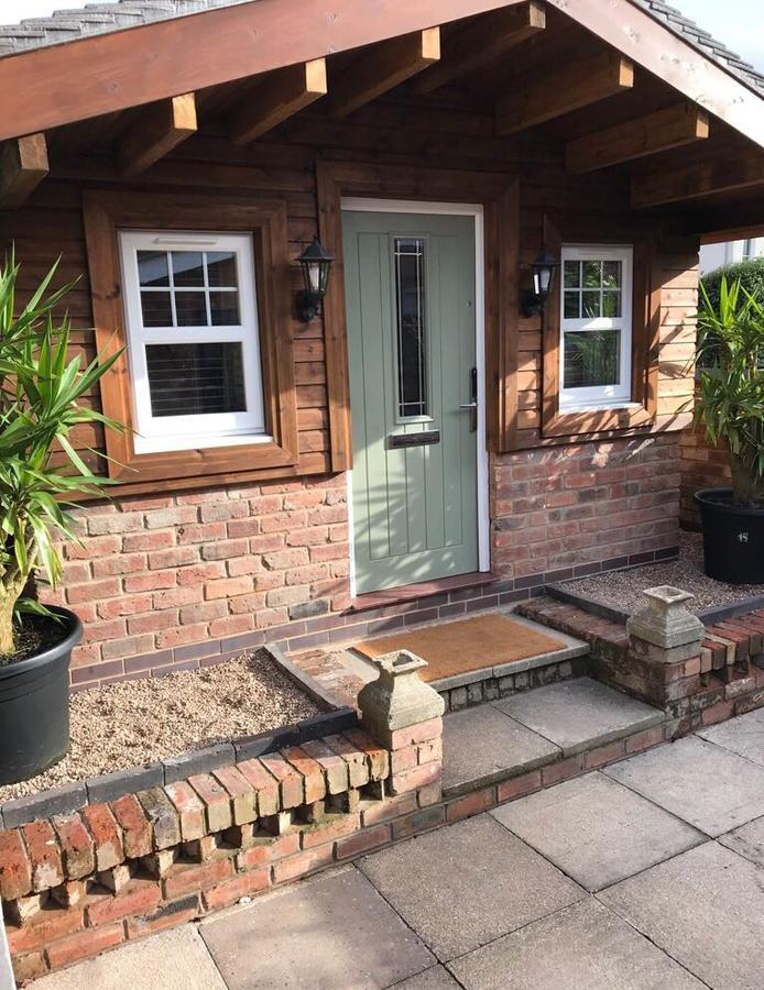 Boutique Garden Lodge @ The Larches Wolverhampton Kültér fotó